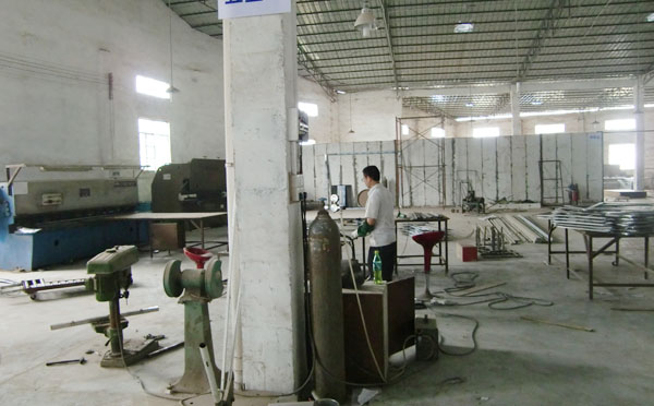 五金車(chē)間 五金車(chē)間